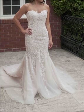 NWT Bridal Boutique Laurie Lace Mermaid Wedding Dress Size 4 Corset Back